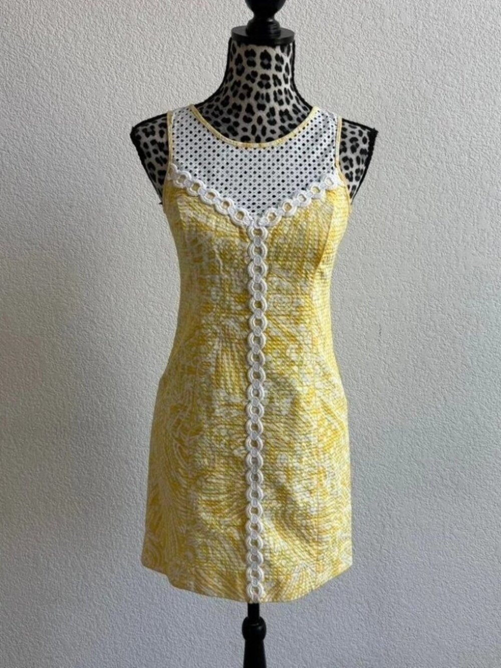 Lilly Pulitzer Macfarlane Shift Dress Size 0 Yellow Seashell Eyelet Lace 0101